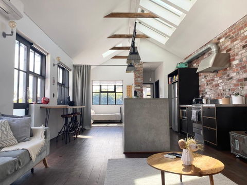 T H E L O F T - Stunning Private Apartment - Accommodation Adelaide 2