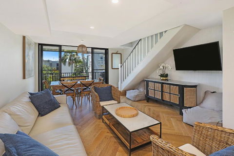 TARA7- On Trend At Taranaki - Accommodation Adelaide 0