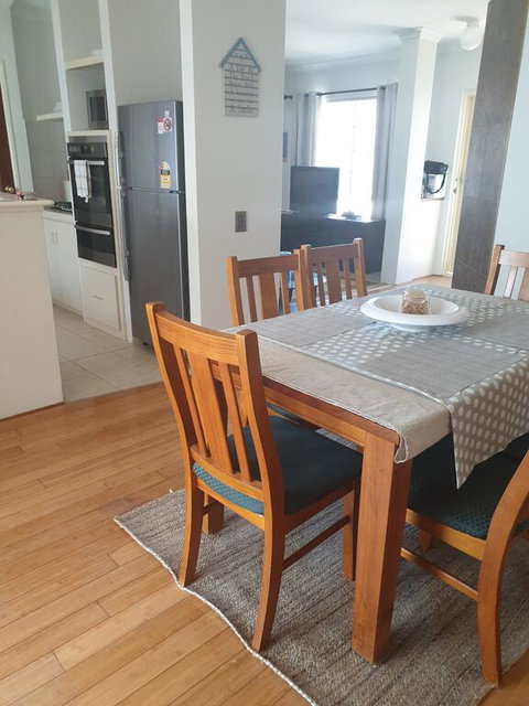 Beachside Retreat 2 - Accommodation Adelaide 2