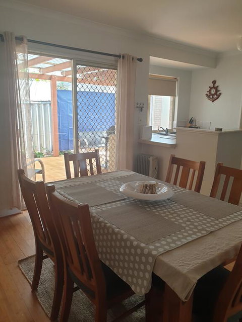 Beachside Retreat 2 - Accommodation Adelaide 1