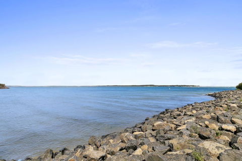 BEAUTY AND THE PEACE - INLET SIDE - Accommodation Adelaide 2