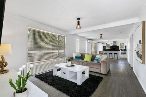 BEAUTY AND THE PEACE - INLET SIDE - Accommodation Adelaide 3