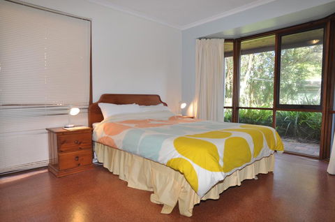 BEECHWOOD - SURF SIDE - Accommodation Adelaide 1