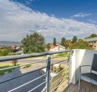 Beloka Close - Modern spacious and pet friendly accommodation - Accommodation Adelaide