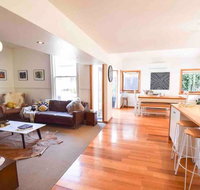 Best Location in Hobart Luxury 4 bedroom with stunning views - Accommodation Adelaide