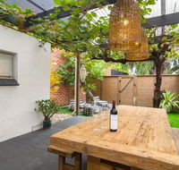 Blackbird at Arlo's - The heart of Glenelg - Wifi - Accommodation Adelaide