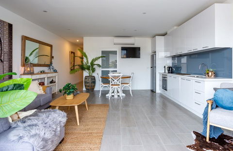 Blue Waters On The Beach: Absolute Beachfront, Views - Accommodation Adelaide 3