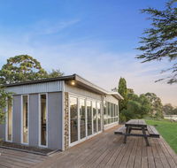 Bluff View River House - Stunning Riverfront - Accommodation Adelaide