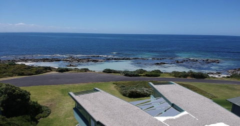 Boathouse - Nearly In The Water And Wonderful Views - Accommodation Adelaide 0