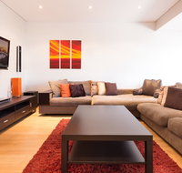 Bold modern 1 bed 10 mins from the city - Accommodation Adelaide