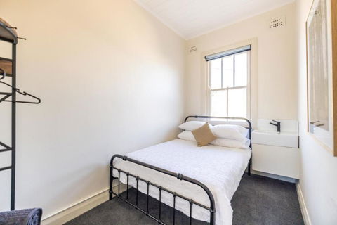 The Middle - Accommodation Adelaide 2