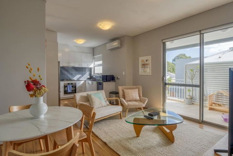 The Nordic Nook - A Relaxed Redcliffe Stay - Accommodation Adelaide 2