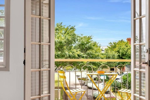 The Seaside Loft - A Breezy Beachside Lifestyle - Accommodation Adelaide 1