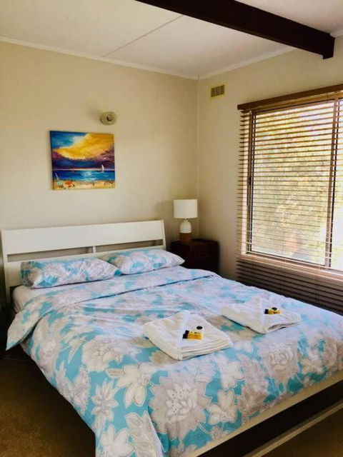 YOLO- Beach-house Views, Near Penguins, Nbn! - Accommodation Adelaide 2