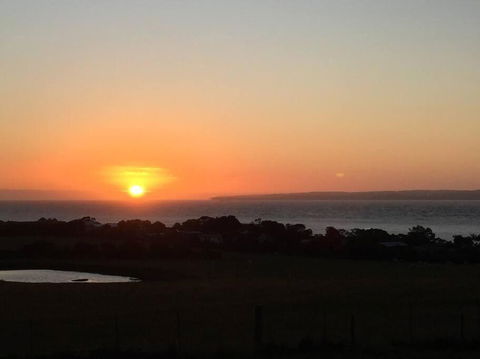 YOLO- Beach-house Views, Near Penguins, Nbn! - Accommodation Adelaide 3