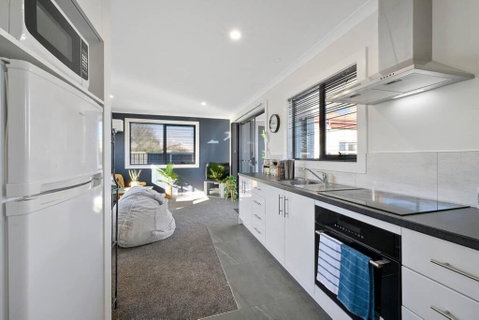 Zoo Villas: Villa Giraffe - Central Wynyard - Accommodation Adelaide 1