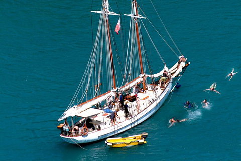 Whitehaven Beach Sailing And Snorkeling Cruise - Accommodation Adelaide 3